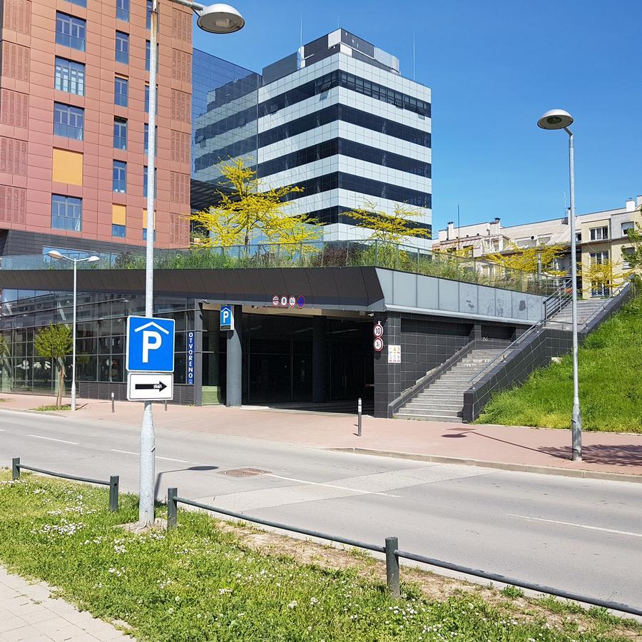 Apartment Viktor,Parking Osijek Exteriör bild