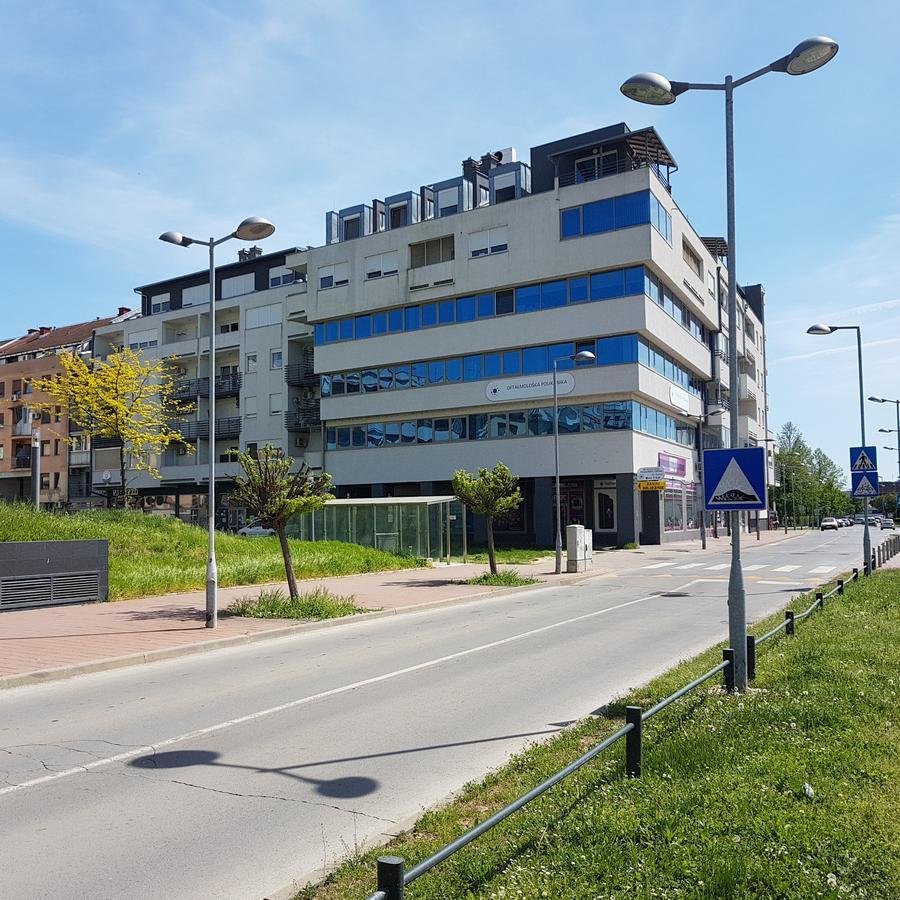 Apartment Viktor,Parking Osijek Exteriör bild